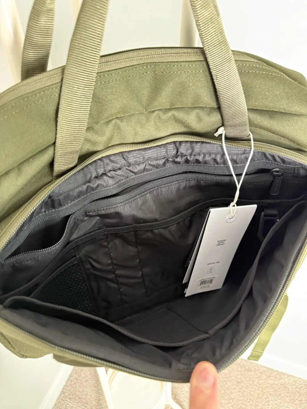 Herschel 18L - Olive Green - Messenger Travel Bag - Picture 8 of 13